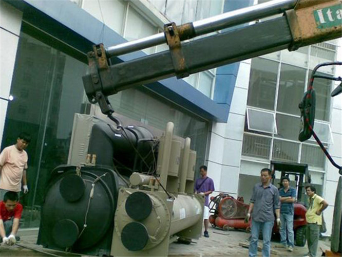 来安县随车吊和汽车吊的核心区别是什么？哪种更省钱？